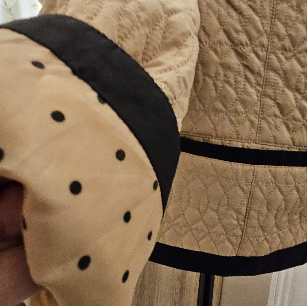 Woman's Jacket - Picture 5 of 5